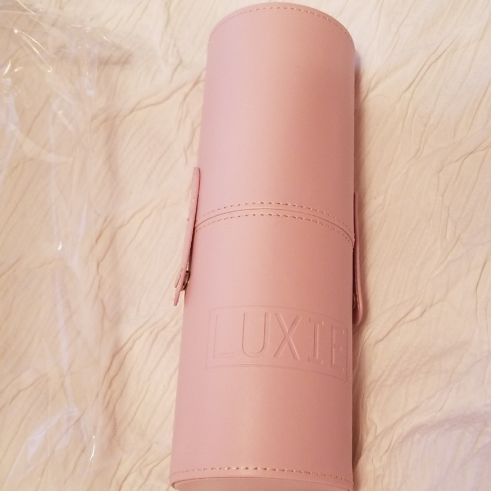 Luxie 12 piece brush set and holder